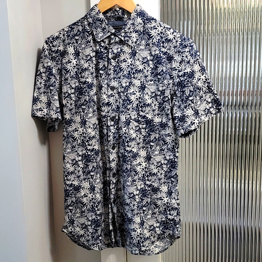 Banana Republic Short Sleeve Shirt